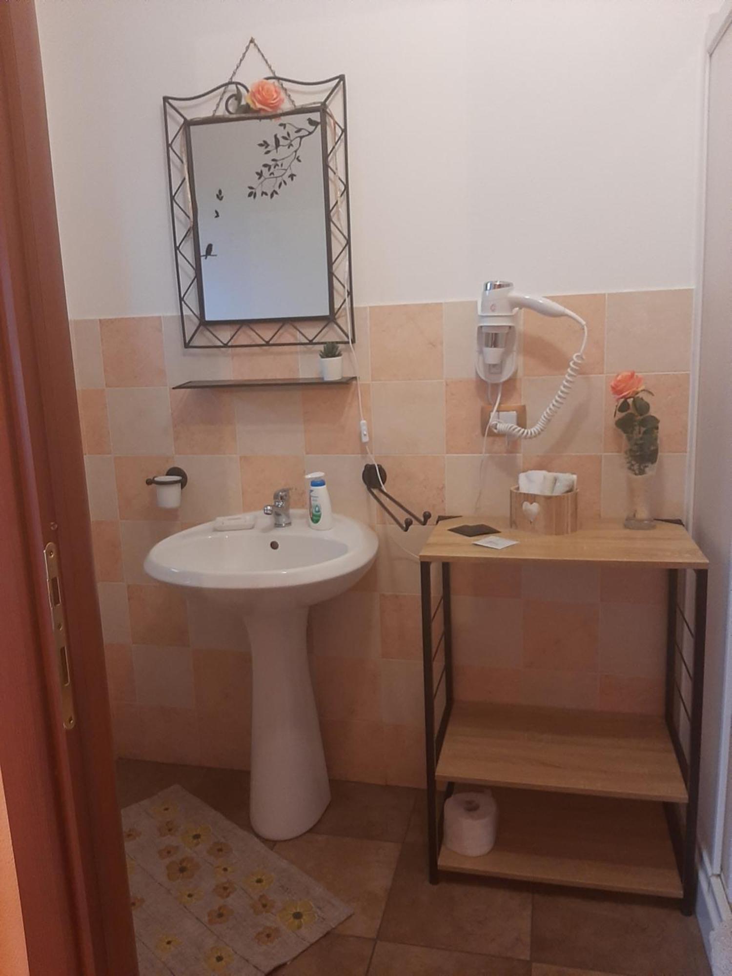 Room & Relax Eleinad Càbras Rum bild